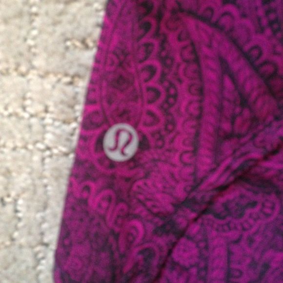 Lululemon Run Times Antique Paisley Active Shorts 4 - Picture 7 of 7